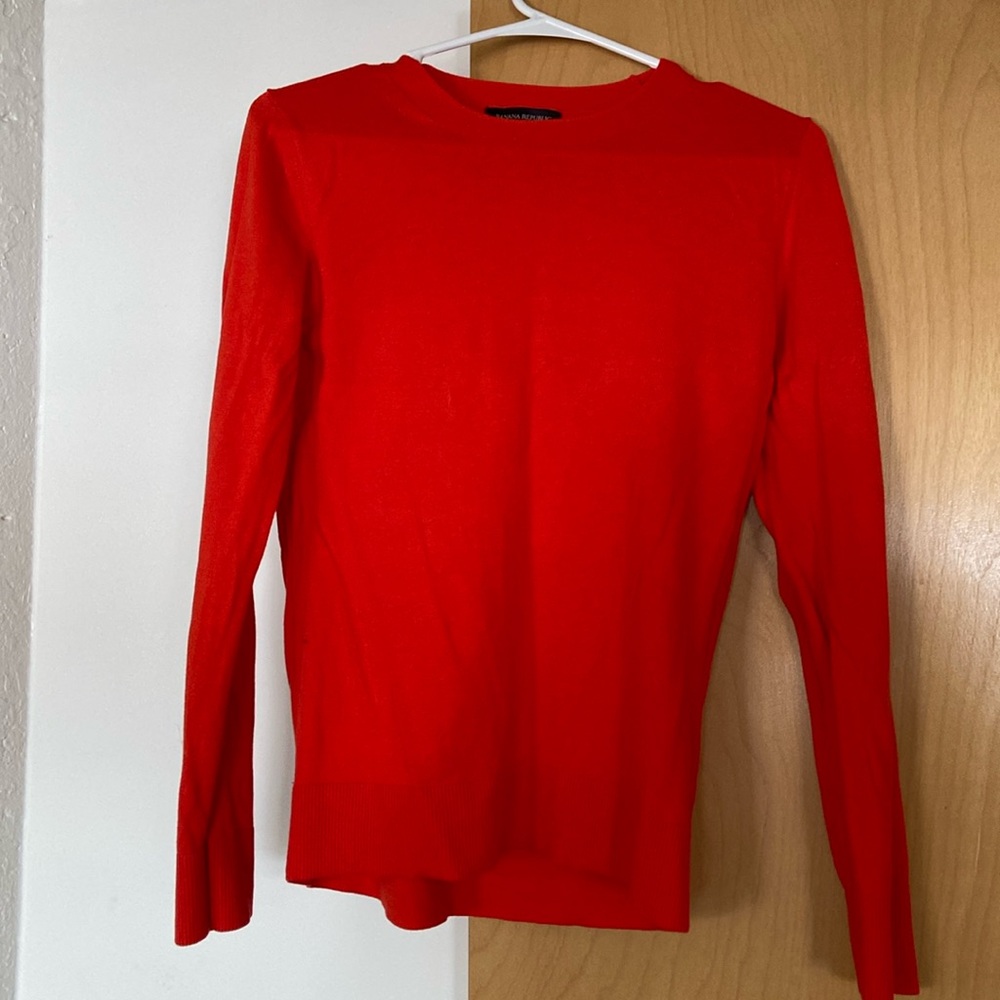 Banana republic forever sweater in red orange size M. Worn once